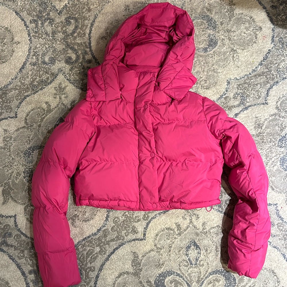 Sonic pink color jacket. Size 4